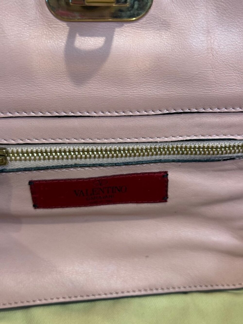 Valentino Garavani Pink Leather Rockstud Trapeze Small Tote Bag with COA - Picture 15 of 15